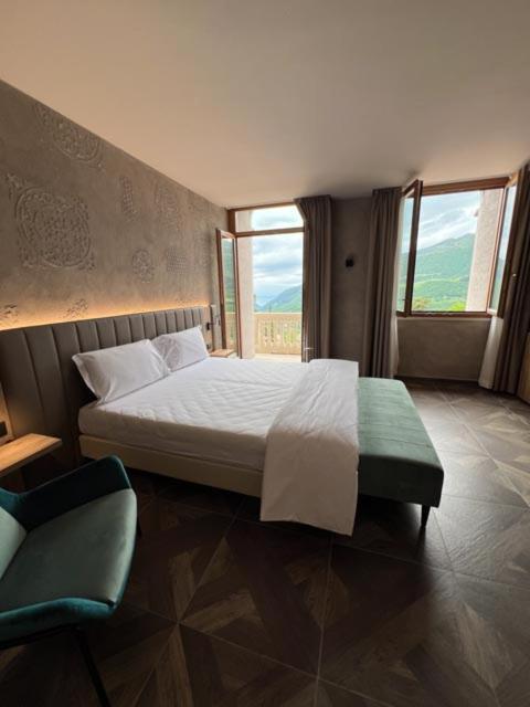 Parc Hotel San Pietro Spiazzi Di Caprino Bagian luar foto