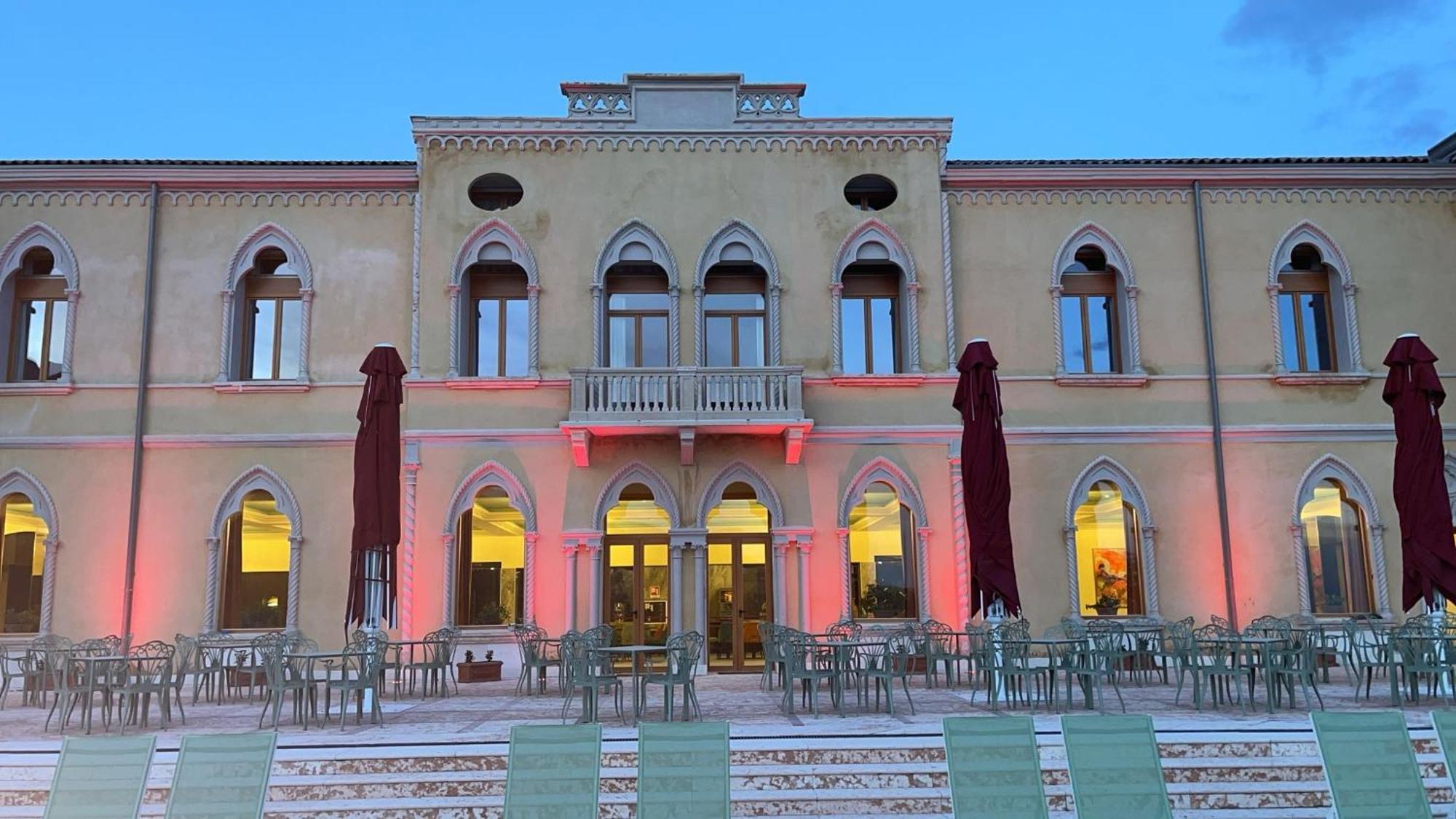 Parc Hotel San Pietro Spiazzi Di Caprino Bagian luar foto
